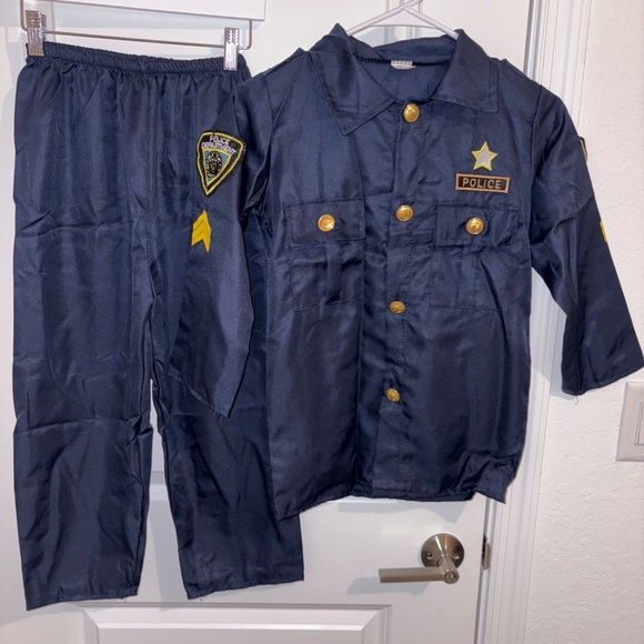 NWOT Police Officer Costume for Kids, Dress Up Set with Accessories Size Medium - Picture 4 of 16